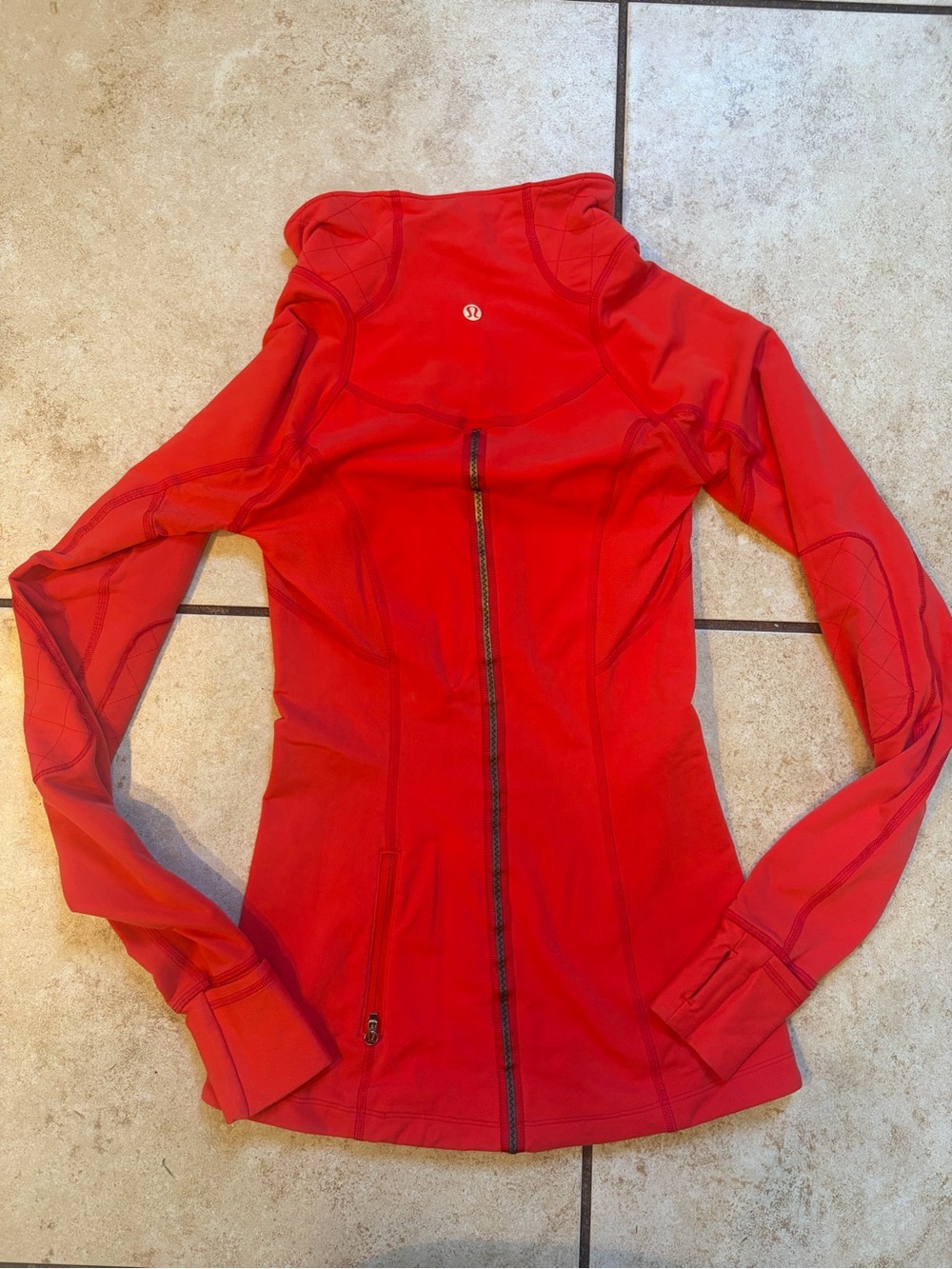 Lululemon 1/2 zip size 2 pullover - Picture 7 of 9